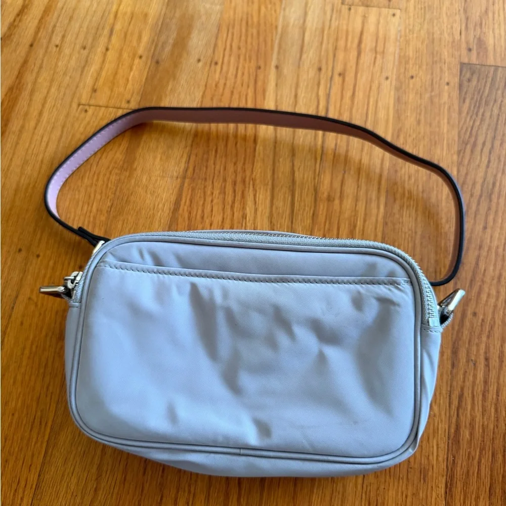 lululemon athletica Light Gray Crossbody Pouch with Removable Strap - Picture 2 of 5